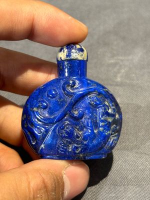Six various Chinese carved hardstone snuff bottles, 19/20th C. — photo 20