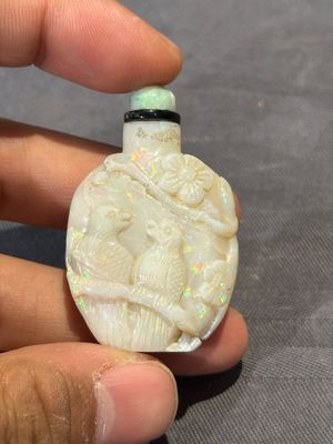 Six various Chinese carved hardstone snuff bottles, 19/20th C. — photo 2