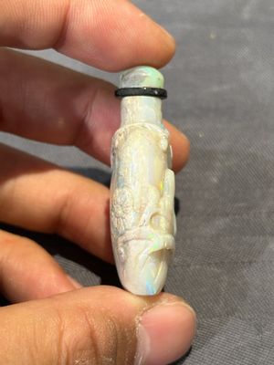 Six various Chinese carved hardstone snuff bottles, 19/20th C. — photo 3
