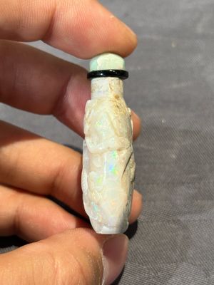 Six various Chinese carved hardstone snuff bottles, 19/20th C. — photo 5