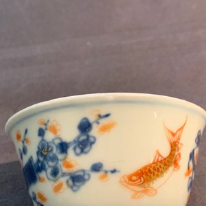 Six various Chinese famille rose and Imari-style cups and saucers, 18th C. — 照片 10