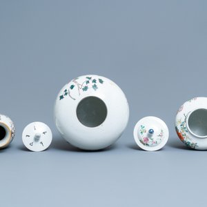 Six various Chinese famille rose and qianjiang cai vases, 19/20th C. — photo 12