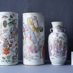 Six various Chinese famille rose and qianjiang cai vases, 19/20th C. — photo 14