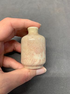 Six various Chinese ge-type and copper-red snuff bottles, 19th C. — photo 20