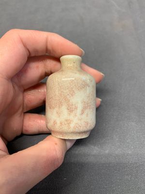 Six various Chinese ge-type and copper-red snuff bottles, 19th C. — photo 21