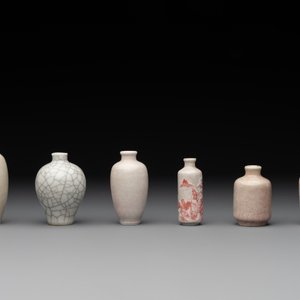 Six various Chinese ge-type and copper-red snuff bottles, 19th C. — photo 2