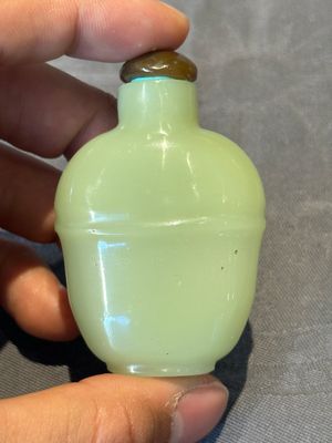Six various Chinese hardstone and jade snuff bottles, 19/20th C. — 照片 28
