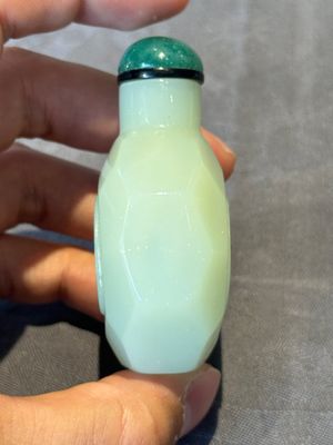 Six various Chinese hardstone and jade snuff bottles, 19/20th C. — 照片 32