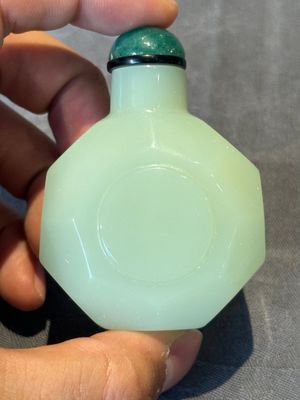 Six various Chinese hardstone and jade snuff bottles, 19/20th C. — 照片 33