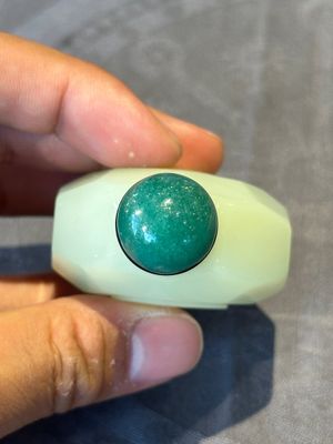 Six various Chinese hardstone and jade snuff bottles, 19/20th C. — 照片 35