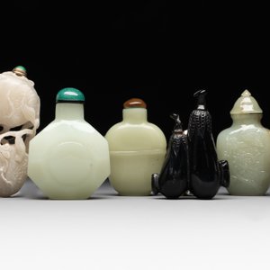 Six various Chinese hardstone and jade snuff bottles, 19/20th C. — 照片 2