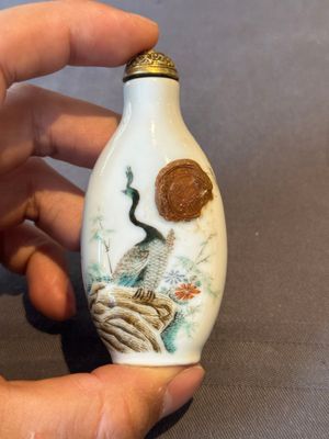 Six various Chinese porcelain and glass snuff bottles, 19th C. — foto 8