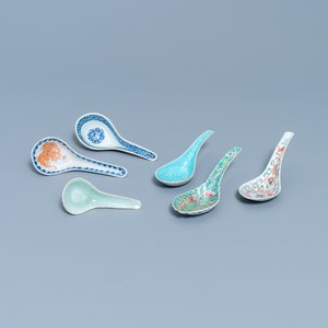 Six various Chinese porcelain spoons, 19/20th C. — photo 1