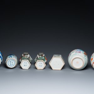 Six various Chinese porcelain vases and a covered jar, 19/20th C. — 照片 7