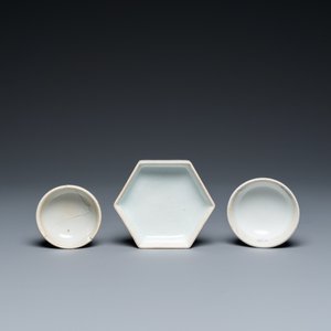 Six various Chinese porcelain vases and one covered jar, 19/20th C. — 照片 9