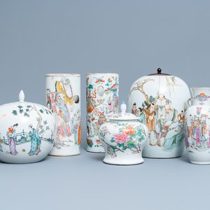 Six vases en porcelaine de Chine famille rose et qianjiang cai, 19/20ème — photo 1