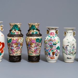 Six vases en porcelaine de Chine famille rose et verte, 19ème — photo 1
