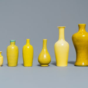 Six vases en porcelaine de Chine jaune monochrome, 19/20ème — photo 3