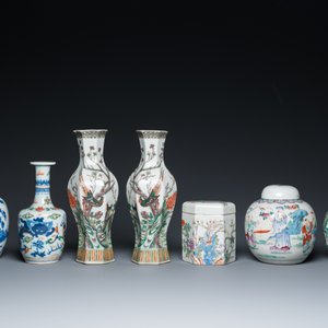 Six vases et un pot couvert en porcelaine de Chine, 19/20ème — photo 2