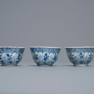 Sixteen Chinese blue and white cups and saucers, Kangxi — photo 30