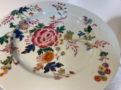Sixteen Chinese famille rose plates, Yongzheng and later — 照片 3