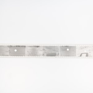 Sixteen Chinese glass negatives and three rolls of film with mostly temple views from China and Angkor, 19/20th C. — 照片 9