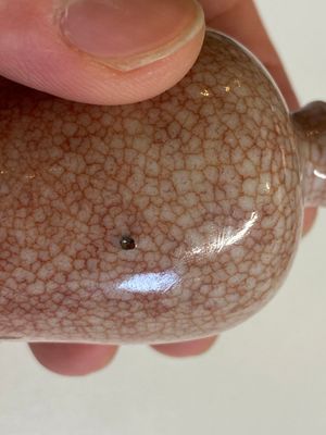 Sixteen Chinese polychrome porcelain snuff bottles and miniature vases, 18/20th C. — photo 31