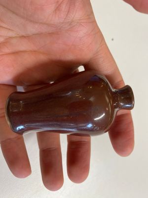 Sixteen Chinese polychrome porcelain snuff bottles and miniature vases, 18/20th C. — photo 32