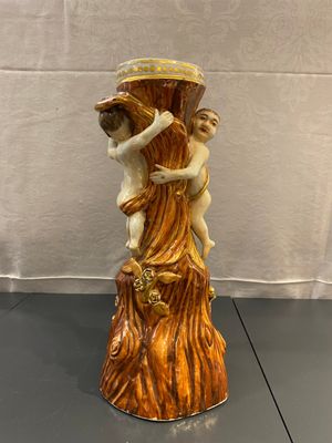 Socle en porcelaine de Chine figurant deux garçons sur fond en faux-bois, Qianlong — photo 12