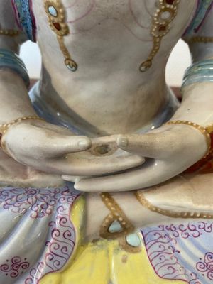 Statuette de Bouddha Amitayus en porcelaine de Chine famille rose sur socle, 19/20ème — photo 10