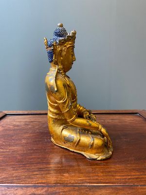 Statuette de Bouddha Shakyamuni en bronze doré, Chine, 15/16ème — photo 2