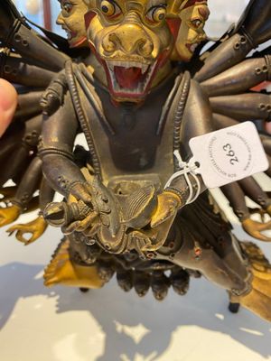 Statuette de Yamantaka en bronze doré, Sino-Tibet, probablement 17/18ème — photo 11