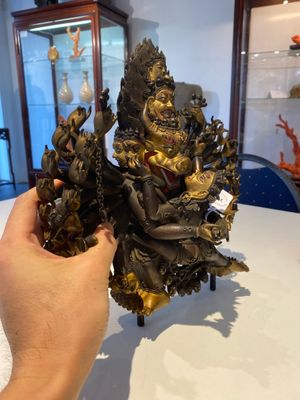 Statuette de Yamantaka en bronze doré, Sino-Tibet, probablement 17/18ème — photo 2