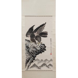 Su Yunchang 蘇運昌: 'Eagle', ink and colour on paper, 20th C. and Dong Liangguan 董良觀: 'Eagle', ink and colour on paper, 20th C. — photo 7