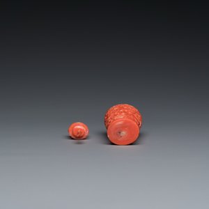 Tabatière à décor de chrysanthèmes en corail rouge, Chine, 19/20ème — photo 6