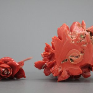 Tabatière chinoise en corail en forme de vase fleurie, 19e — photo 1
