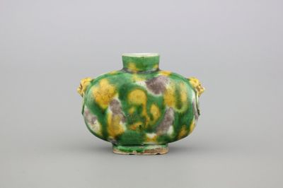 Tabatière en porcelaine de Chine, vert et jaune ('spinach and egg'), 18e-19e