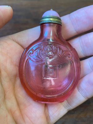 Tabatière en verre rose à décor de chauve-souris, Chine, marque et époque de Qianlong — photo 4