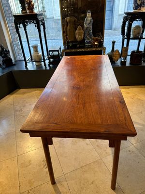Table en bois huanghuali à deux tiroirs, Chine 19/20ème — photo 2