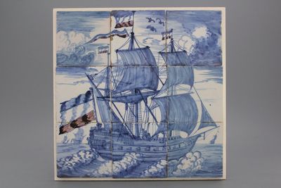 Tableau en faïence de Delft avec un navire, bleu, blanc et manganèse, 18e