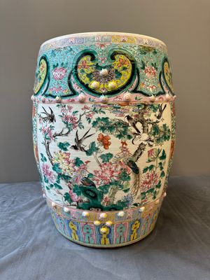 Tabouret en porcelaine de Chine famille rose à décor d'oiseaux parmi des branches fleuries, 19ème — photo 3