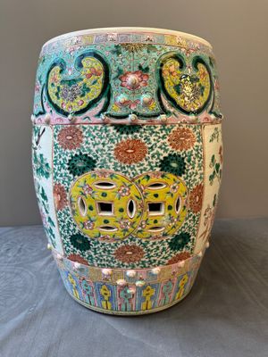 Tabouret en porcelaine de Chine famille rose à décor d'oiseaux parmi des branches fleuries, 19ème — photo 4