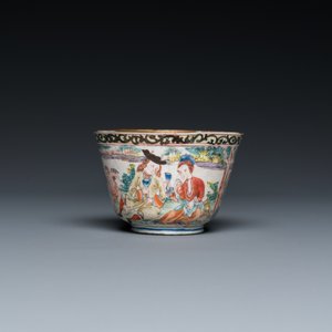 Tasse à vin en émaux de Canton à décor d'Européens, Chine, Yongzheng — photo 4