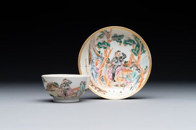 Tasse et soucoupe en porcelaine de Chine famille rose à décor 'Don Quichotte', 18/19ème