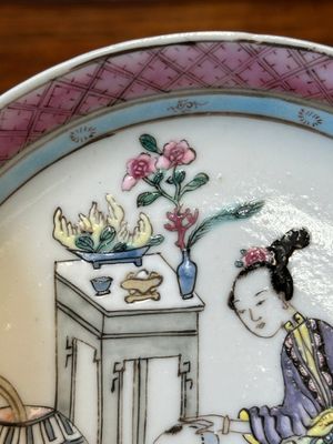 Tasse et soucoupe en porcelaine de Chine famille rose à décor d'une dame avec un garçon, Yongzheng — photo 13