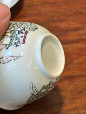 Tasse et soucoupe en porcelaine de Chine famille rose à décor d'une dame avec un garçon, Yongzheng — photo 7