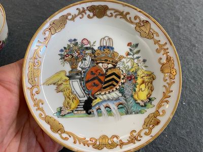 Tasse et soucoupe en porcelaine de Chine famille rose aux armes de Henri van Isselmuden et Anne van Haersolte pour le marché hollandais, Qianlong — photo 7