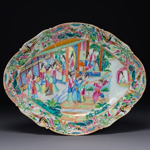 Tazza de forme ovale en porcelaine de Chine famille rose de Canton à décor narratif, 19ème — photo 1