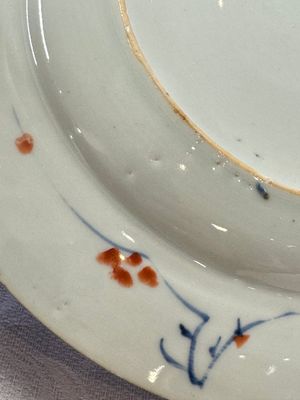 TBC A pair of Chinese verte-Imari 'Governor Duff' plates, Yongzheng — foto 26