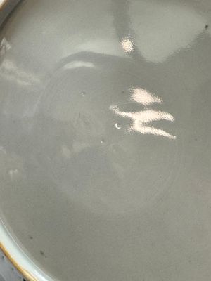 TBC A pair of Chinese verte-Imari 'Governor Duff' plates, Yongzheng — foto 30